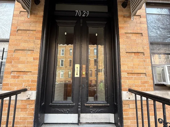 70-29 65th Place image 4 of 10