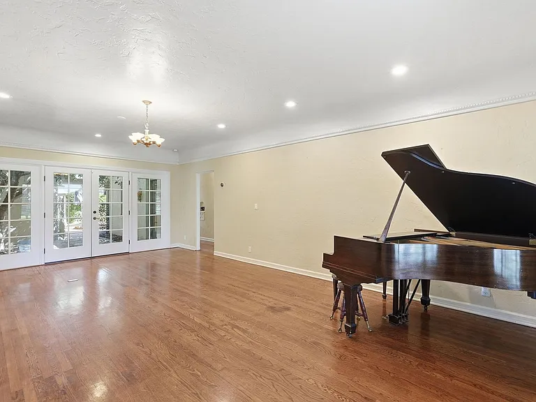 1238 W Coronado Rd — Photo 6