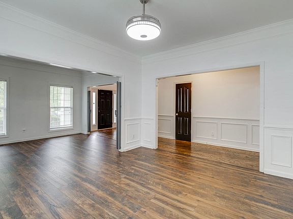 3rd image of 172 Berkeley Ridge Dr