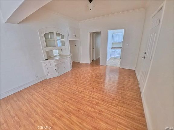 3rd image of 112 N Huntington Dr APT 1