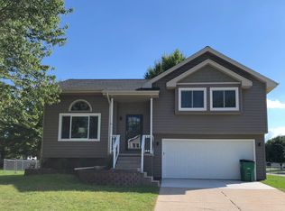 320 SW Kennybrook Dr, Grimes, IA 50111