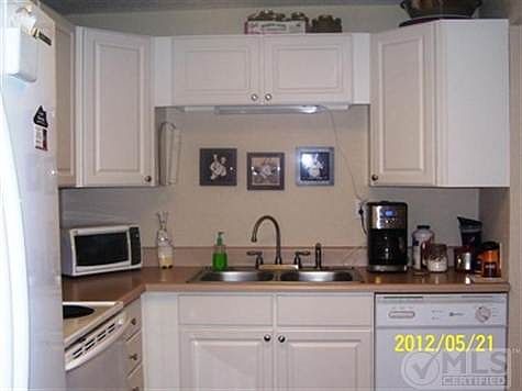 4th image of 4707 Center Dr