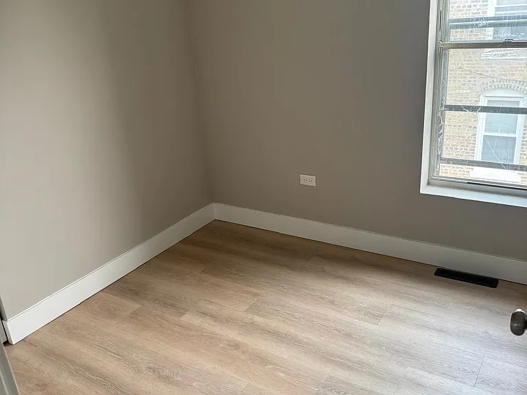 1244 Victoria Ave #2 — Photo 9