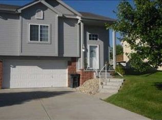 1014 Edward St, Papillion, NE 68046