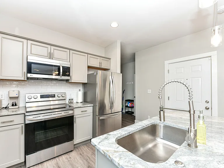 2645 N College Ave #C — Photo 19