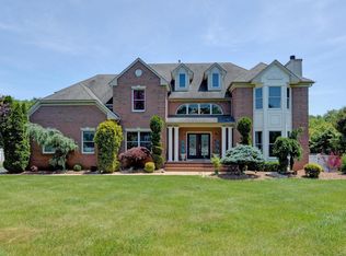70 Amsterdam Dr, Freehold, NJ 07728