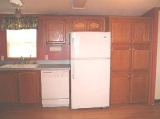 819 W Gail Ave, Endeavor, WI 53930