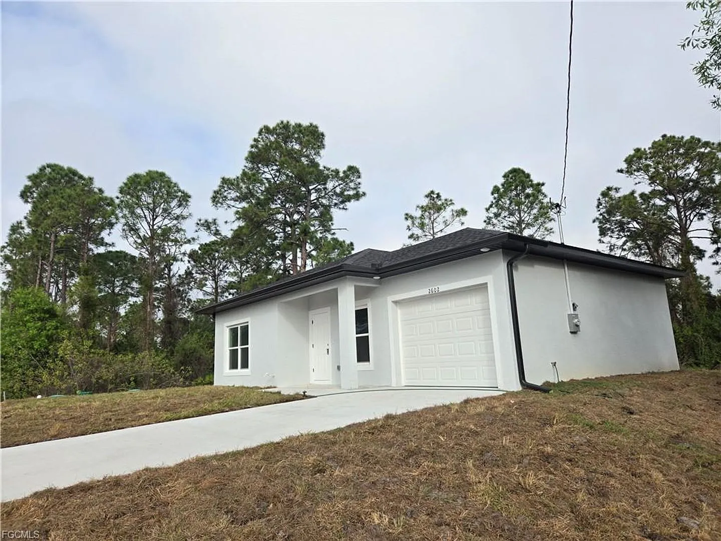 Brand New Construction -Single Family 2/2/1 — Photo 2