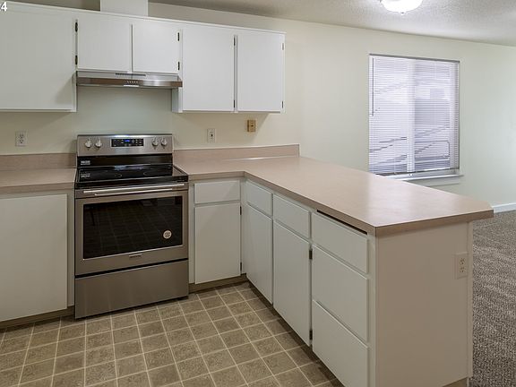 4th image of 4701 NE 131st Ave
