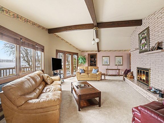 4th image of 1116 Fairway Dr