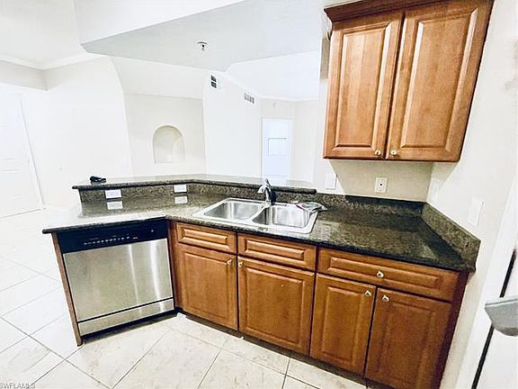5th image of 12975 Positano Cir APT 208