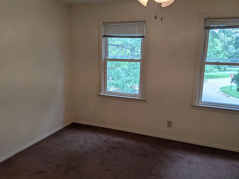 358 Augusta Ave — Photo 4