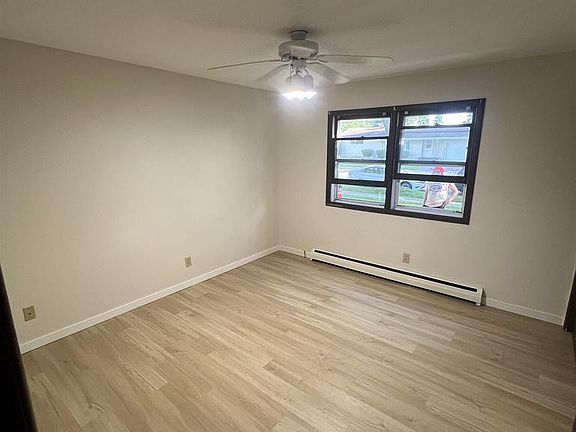 3rd image of 3712-3724 Lien Road