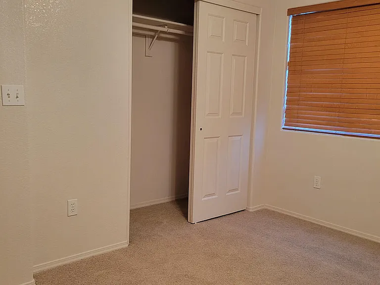 1707 E Woodchuck Ln — Photo 20