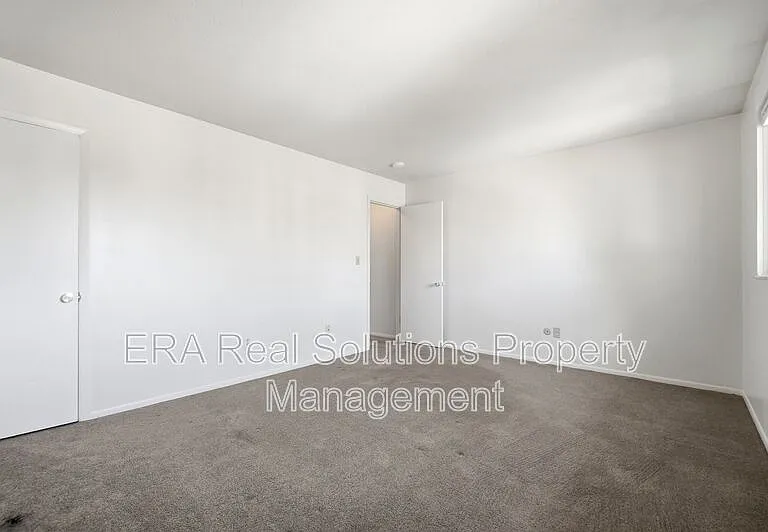 1136 McCarley Dr E — Photo 24