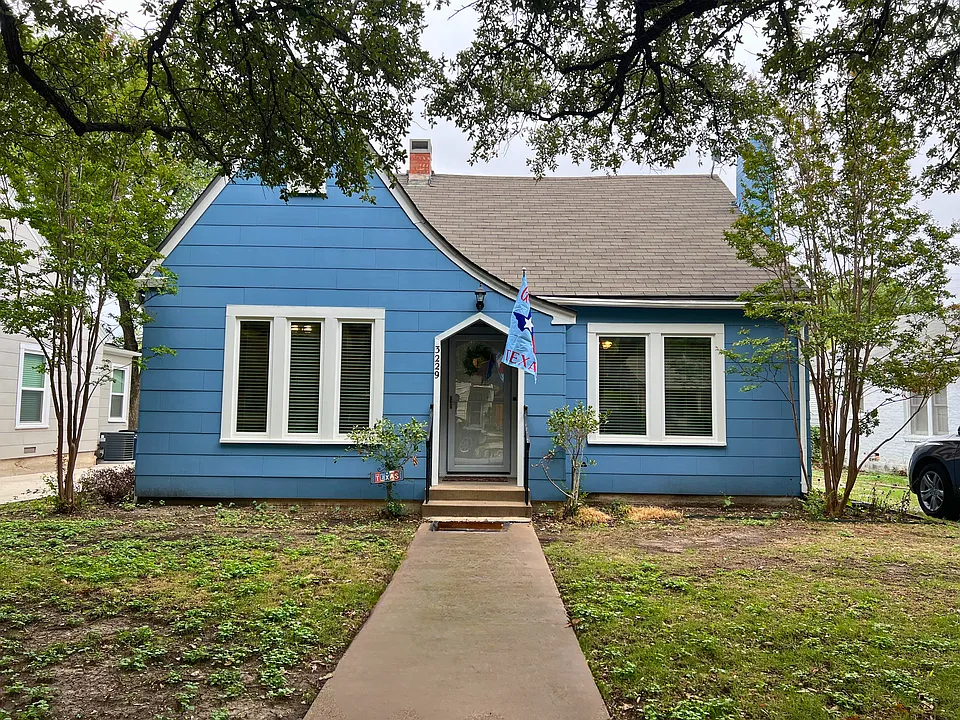 3229 Waits Ave