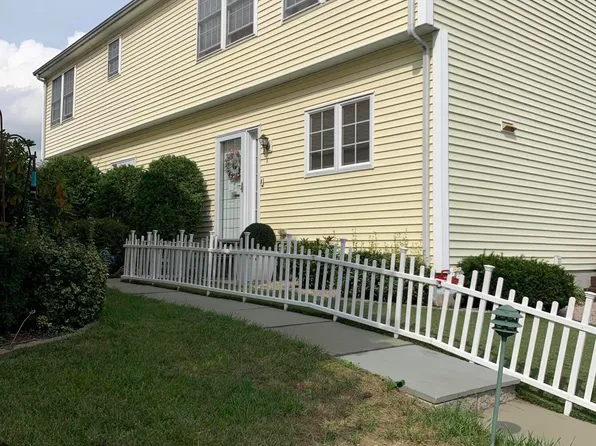 18 Arther St #A, Greenwich, CT 06831