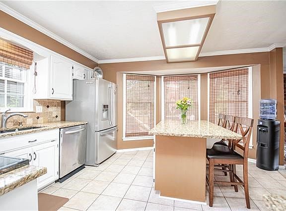 4th image of 3508 NE Kingwood Pl