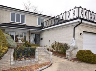 4 Reba Ct, Morton Grove, IL 60053