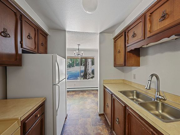 4th image of 112 W Henni Rd APT 1