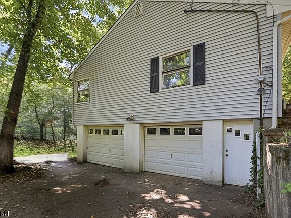 4th image of 505 Long Hill Rd