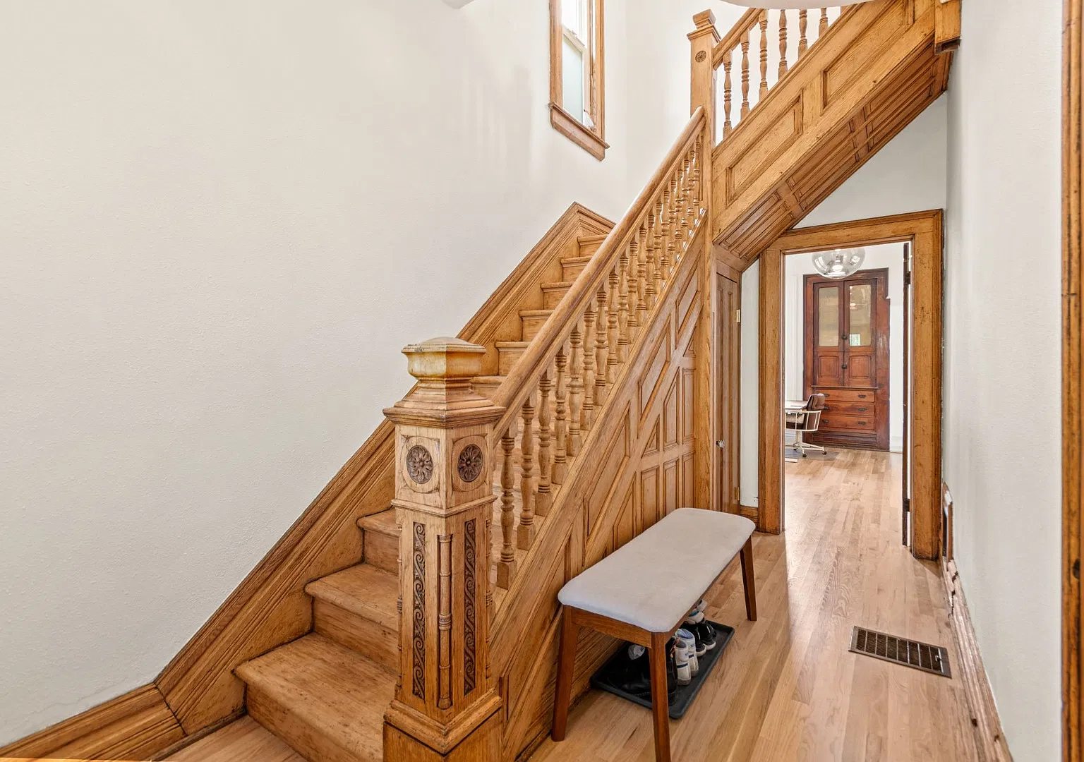 4 bed, 2.0 bath, 2179 sqft, $3,600 — Photo 4