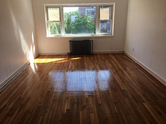 5th image of 40 Glenwood Ave #B