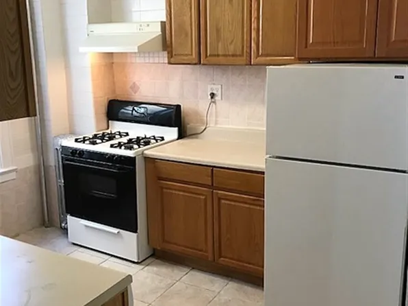 31-80 45th Street image 4 of 10