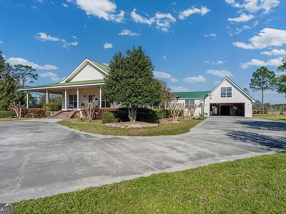 3rd image of 3300 Connor Ln