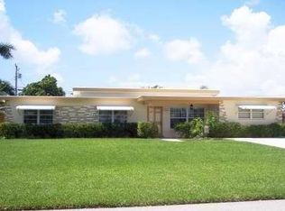 1906 Laurel Ln, Lake Clarke Shores, FL 33406