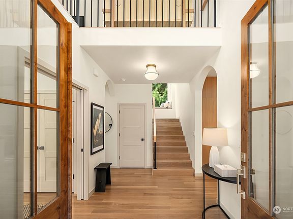 3rd image of 9705 110th Avenue NE