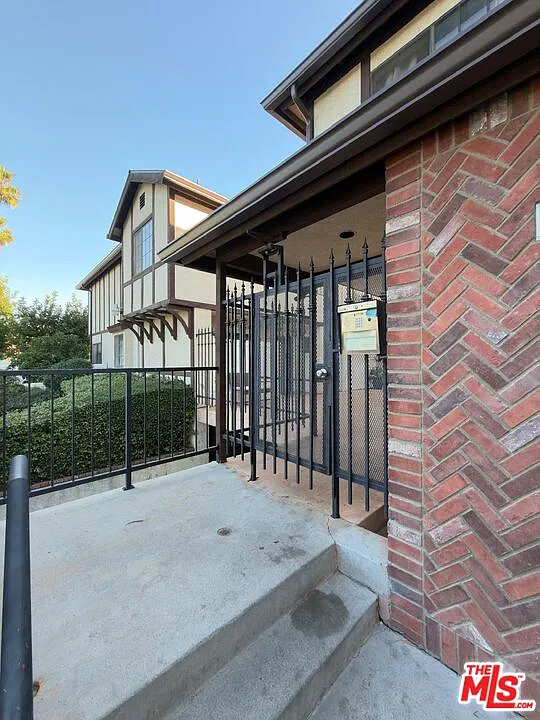 3 bed, 2.5 bath, 1418 sqft, $4,000 — Photo 4