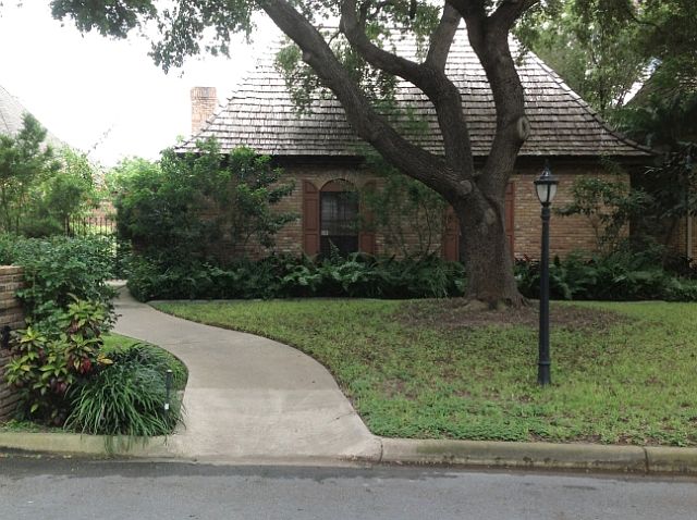 1st image of 221 W Pineridge Ln