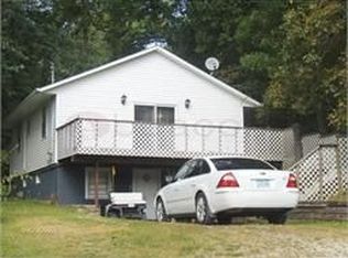 6182 NE Lakeshore Dr, Brooklyn, IA 52211