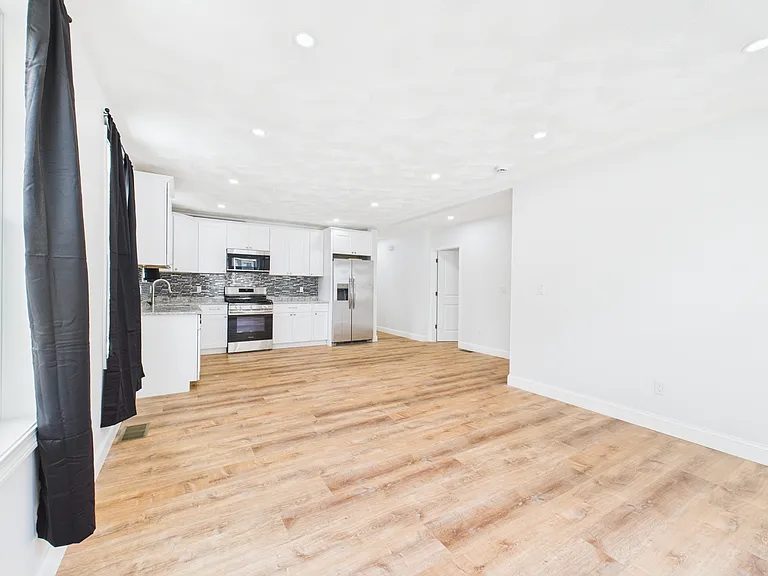 138 Camden Ave #1A — Photo 4
