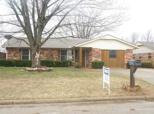 818 W E Ave, Cache, OK 73527