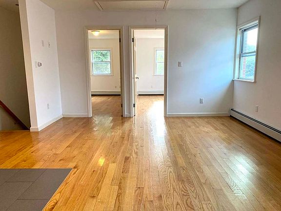 4th image of 22-09 80th St #2