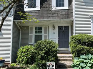 20 Benton Ct, Sterling, VA 20165