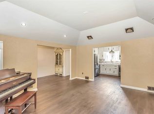 25 Valentine Ave, Huntington, NY