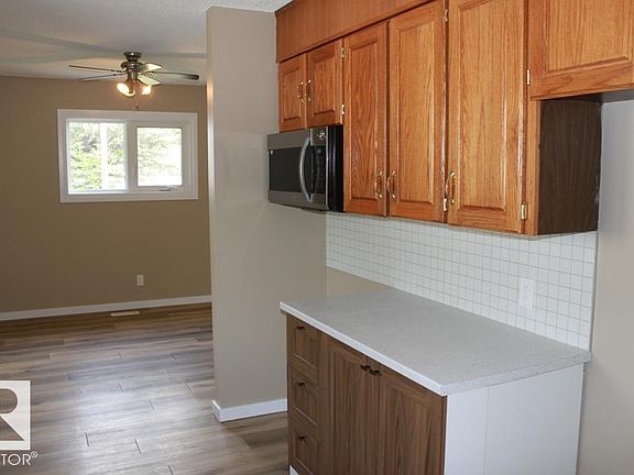 3rd image of 5211 53rd Ave