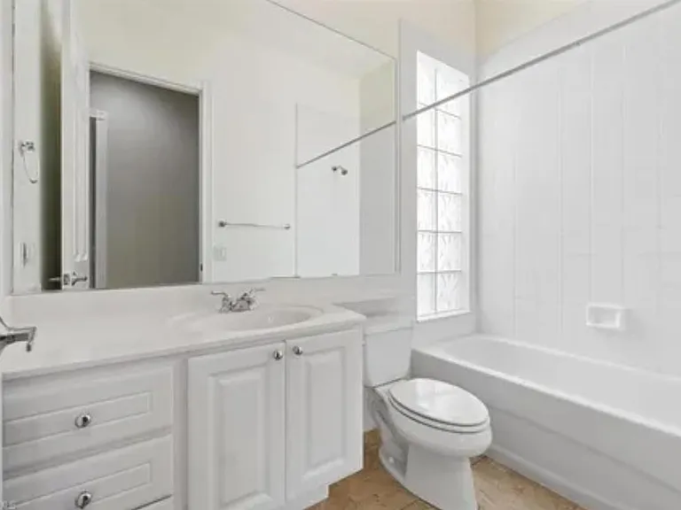 2302 Heydon Cir W — Photo 18