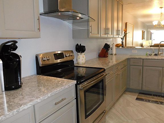 3rd image of 555 Harrison Ave APT 505