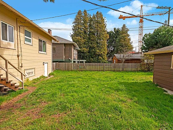 4th image of 3192 W 8th Ave