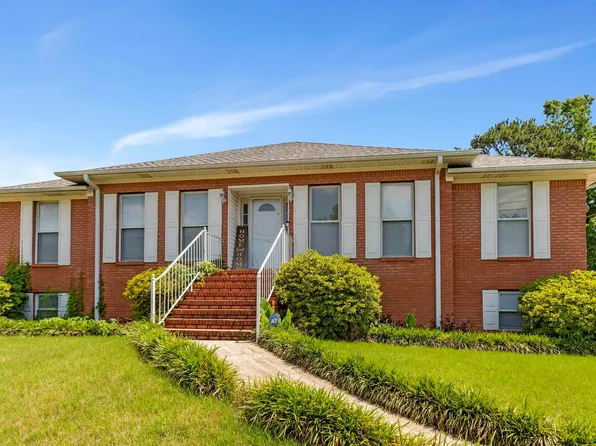 1405 Rock Creek Ln, Pleasant Grove, AL 35127