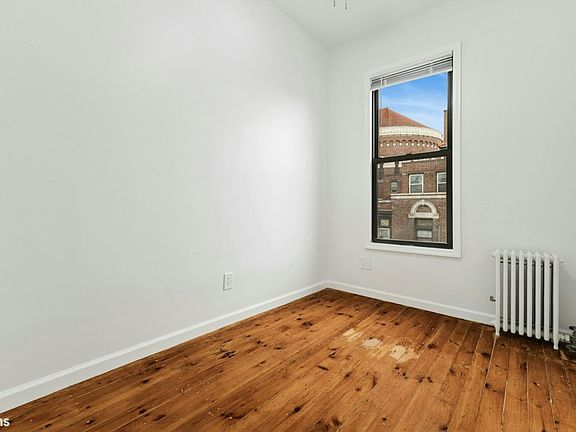 4th image of 351 42nd St APT 3