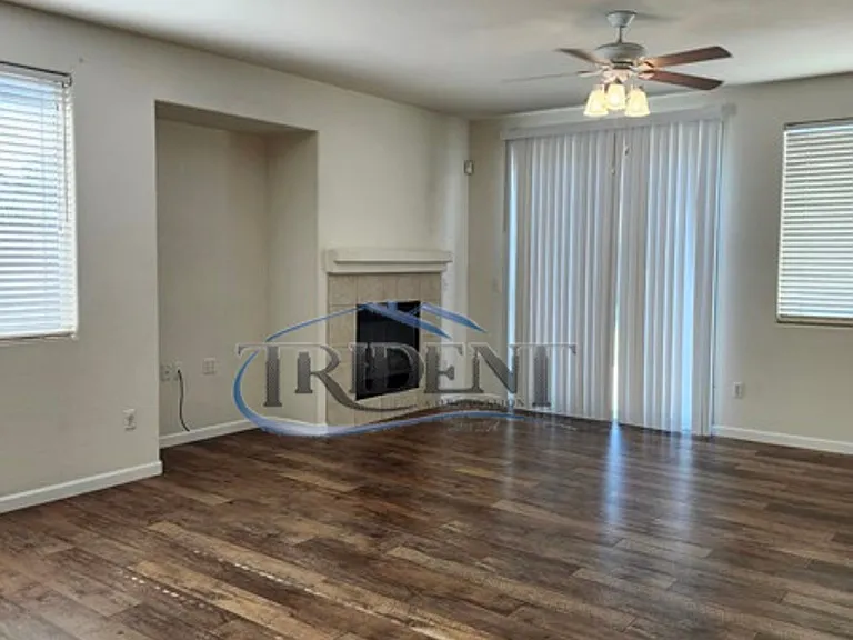 1038 Zanes Dr — Photo 7