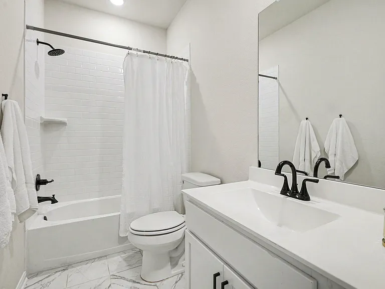 2214 Lierna Dr — Photo 20
