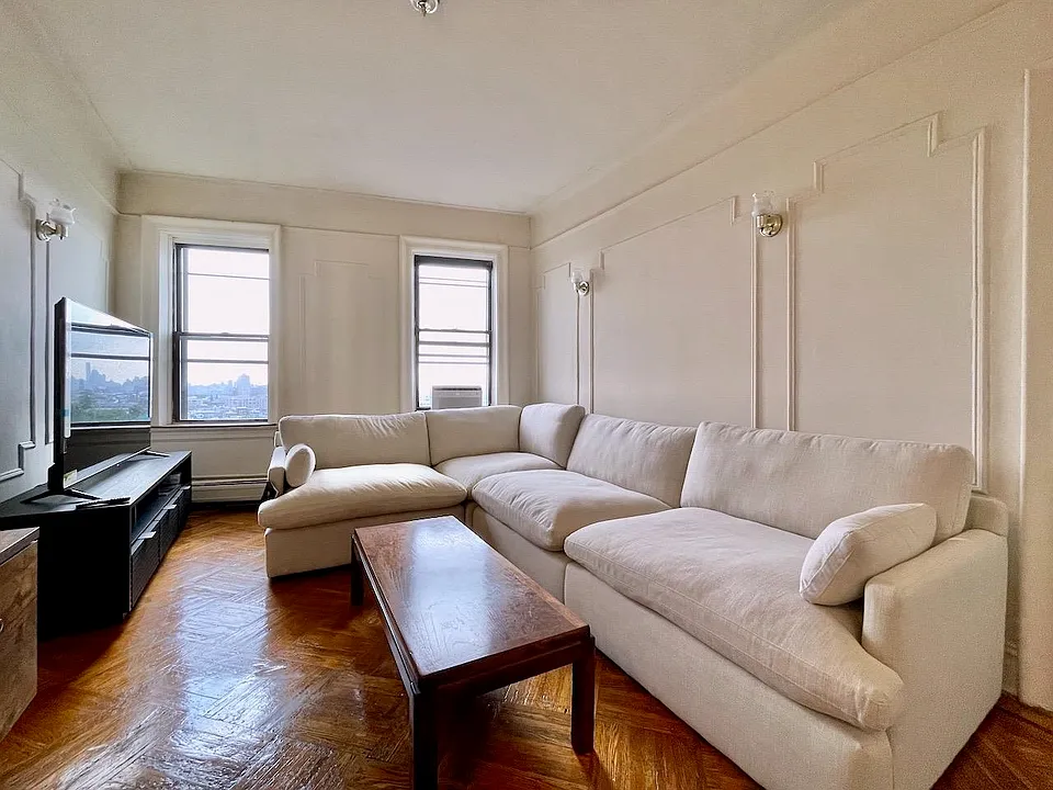334 Ogden Ave #25