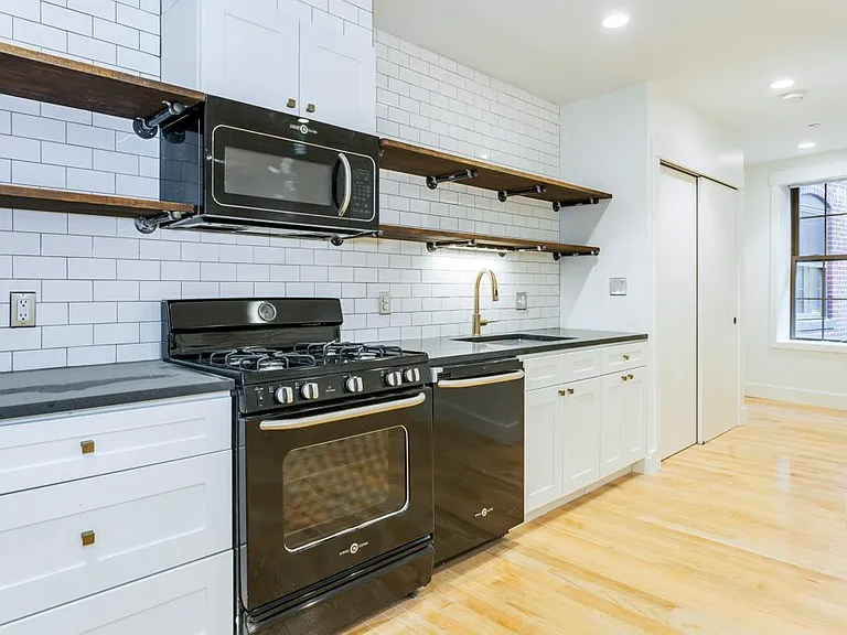 282 North St #6 — Photo 22