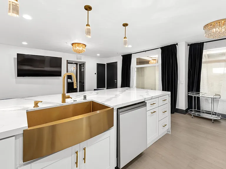 602 W Fir St W #201 — Photo 1